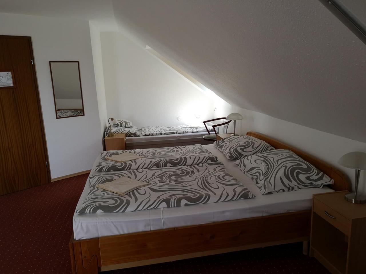 Inn Polgarmester Etterem Es Panzio Fertoszeplak